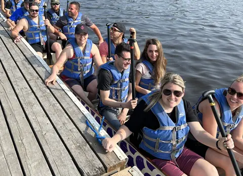 Plusieurs employés de Garaga participent à la course bateaux-dragons de St-Georges de Beauce à chaque année