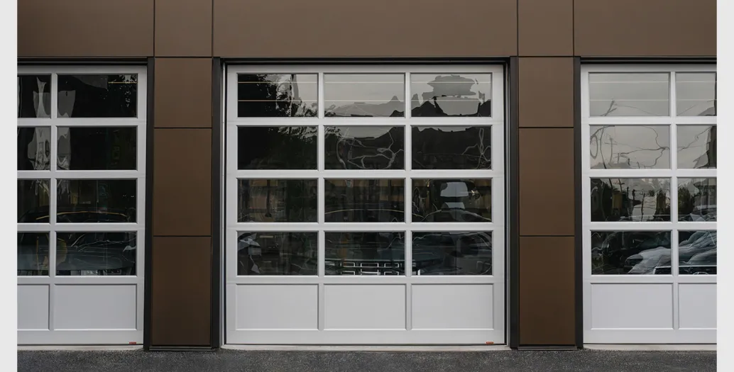 G-4400, 10' x 10', Anodisé clair laminé à un contre-plaqué