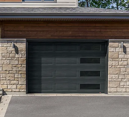 Garage door in the Standard+ Shaker-Modern XL design in the Iron Ore color